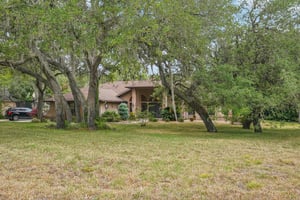 Laurel Oak Dr-004.jpg