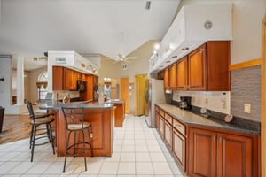 Laurel Oak Dr-025.jpg