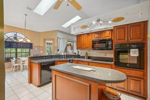 Laurel Oak Dr-031.jpg