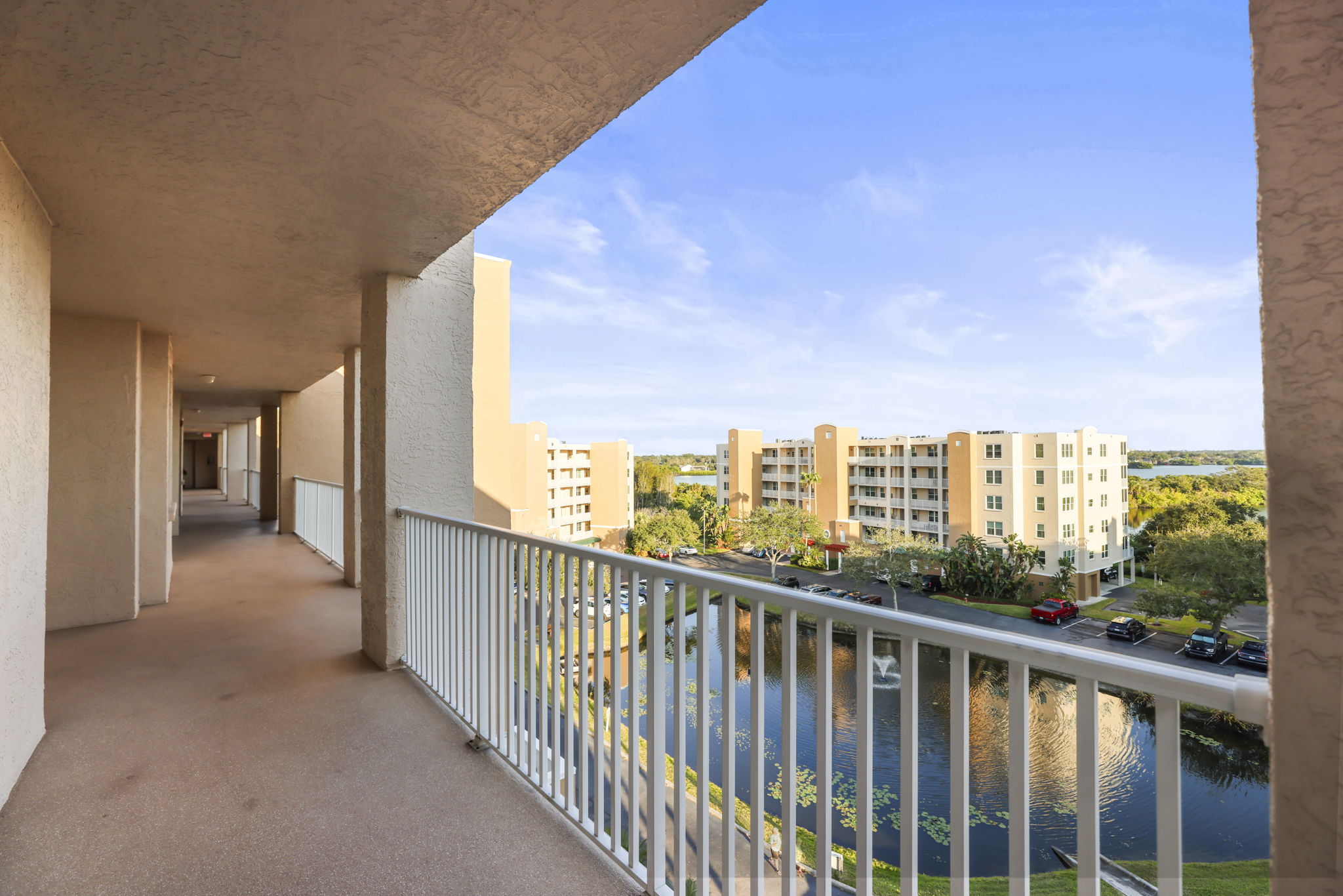Front Balcony - 495A3895