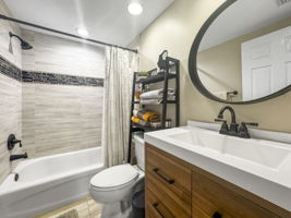 Bathroom 2 - IMG_0988
