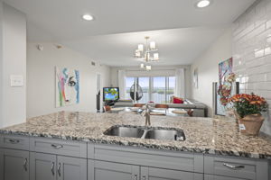 Kitchen view into LR - 495A3859