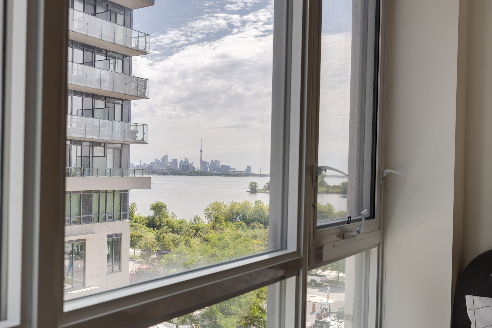 Toronto property showcase — delivered property photograph 18