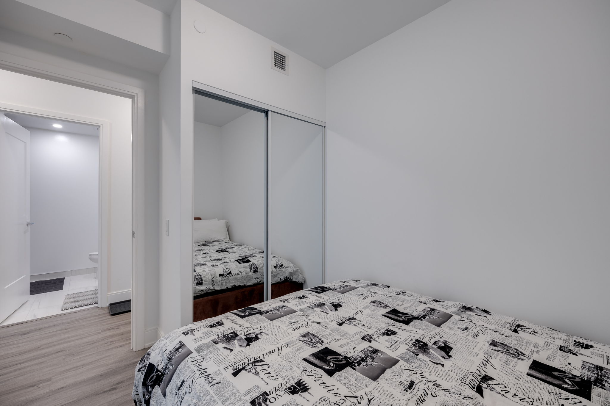 Toronto property showcase — delivered property photograph 23