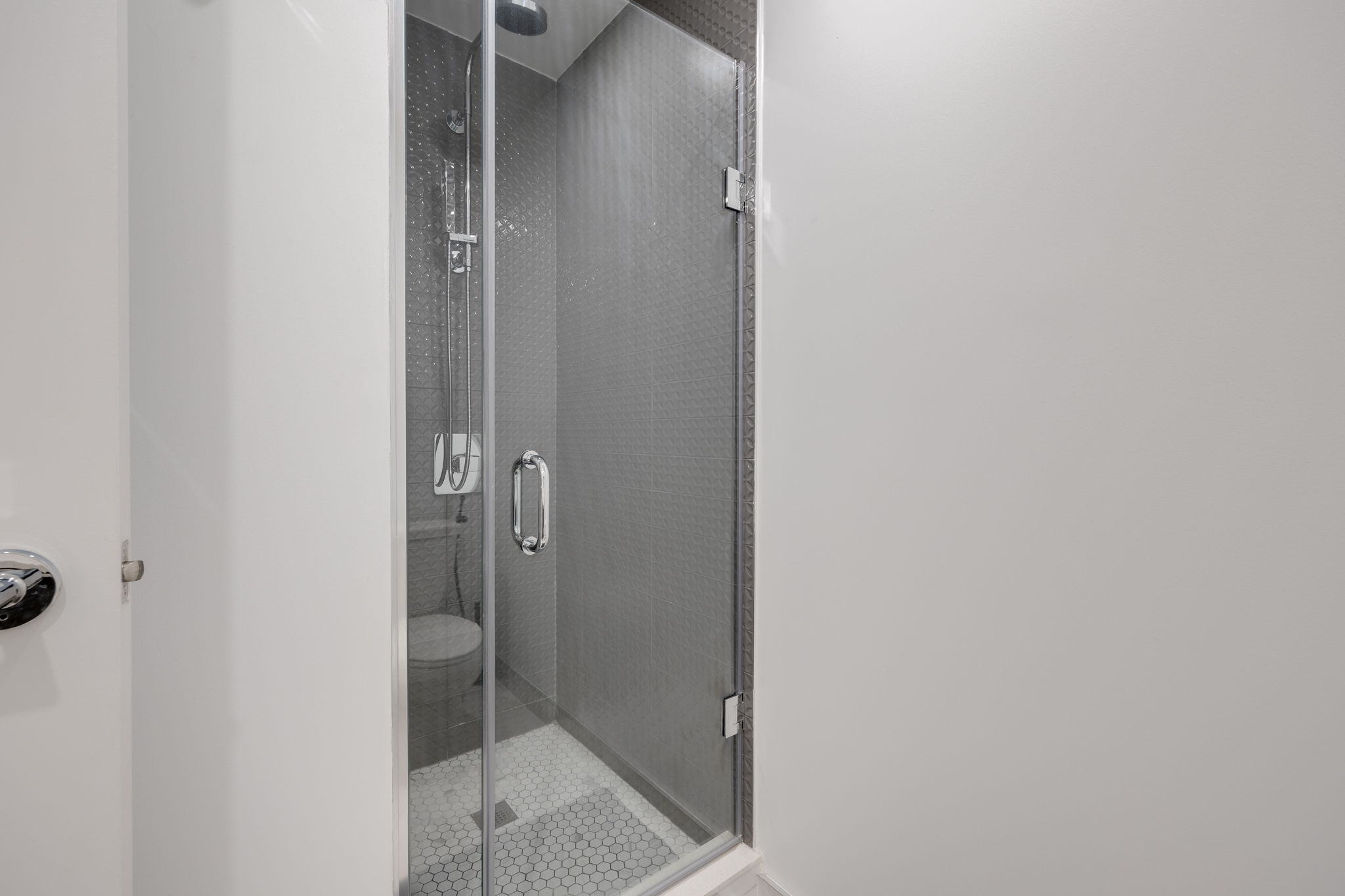 Toronto property showcase — delivered property photograph 25