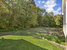 65 Braeburn Ln Ashland MA 40