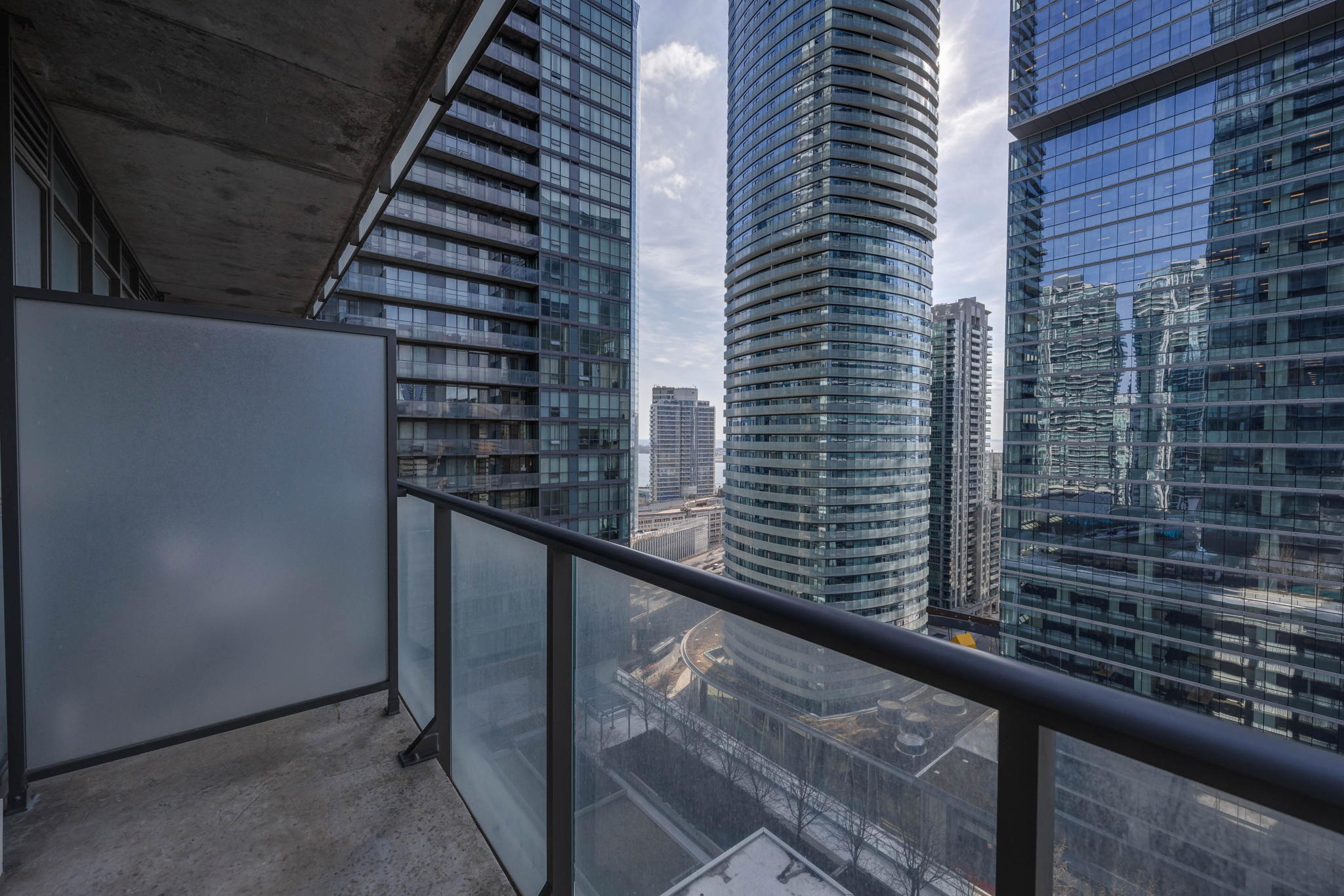 Toronto property showcase — delivered property photograph 35
