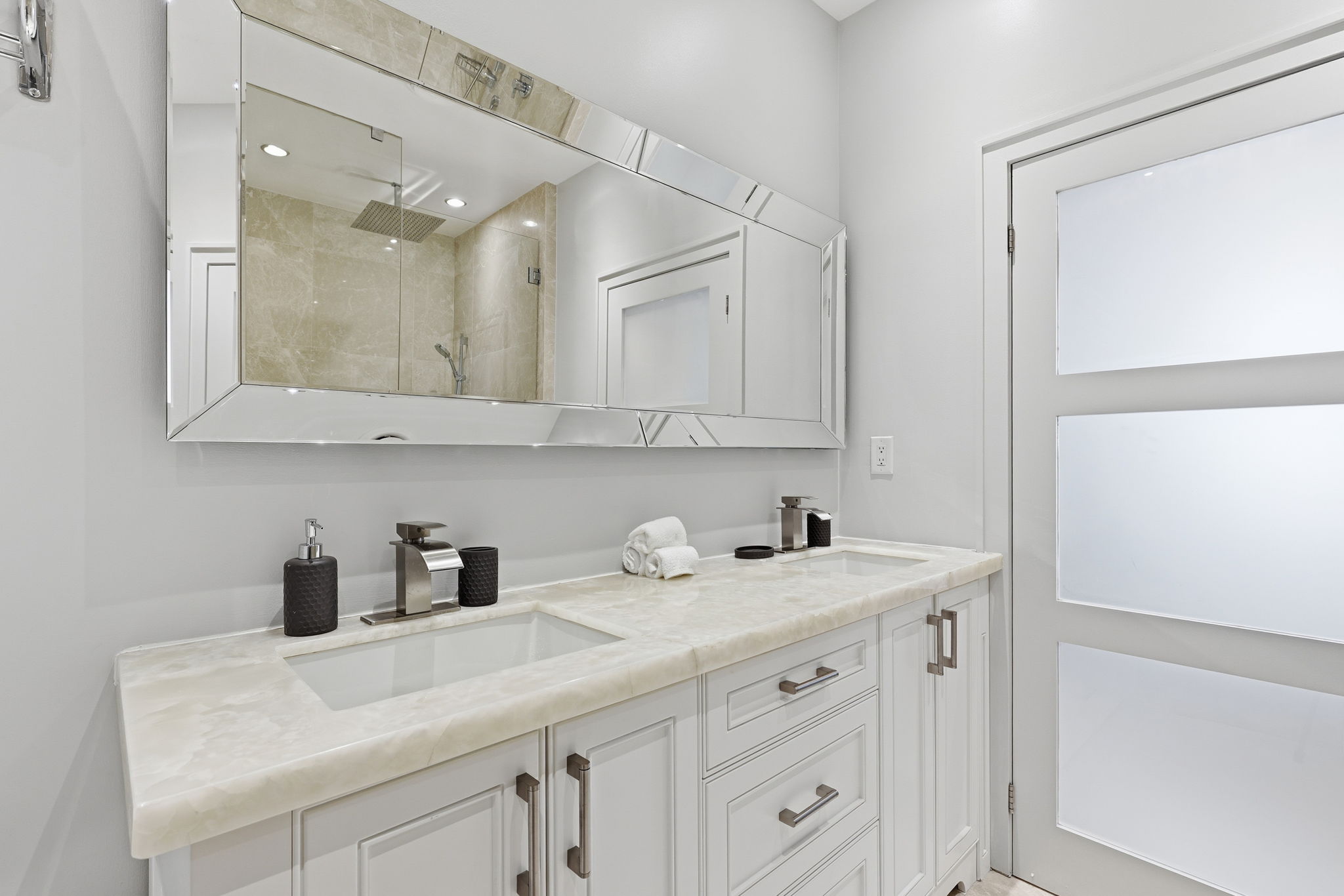 Toronto property showcase — delivered property photograph 24