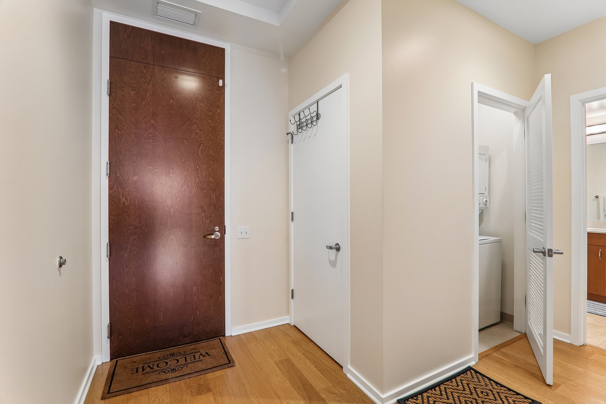 E Monroe St 4407-S1408-004.jpg