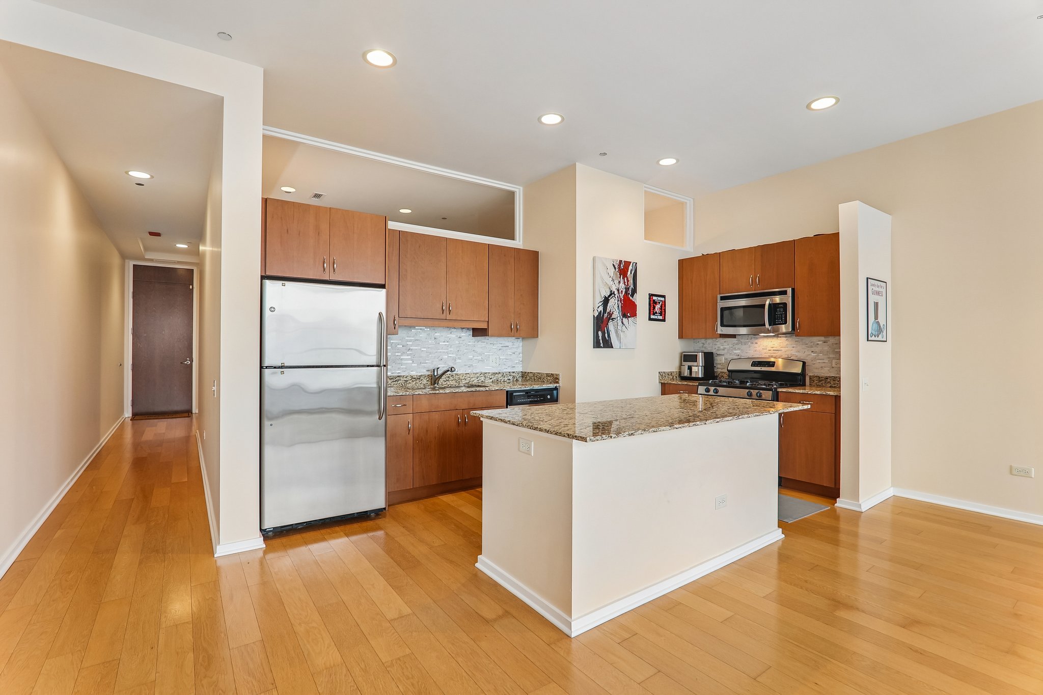 E Monroe St 4407-S1408-011.jpg