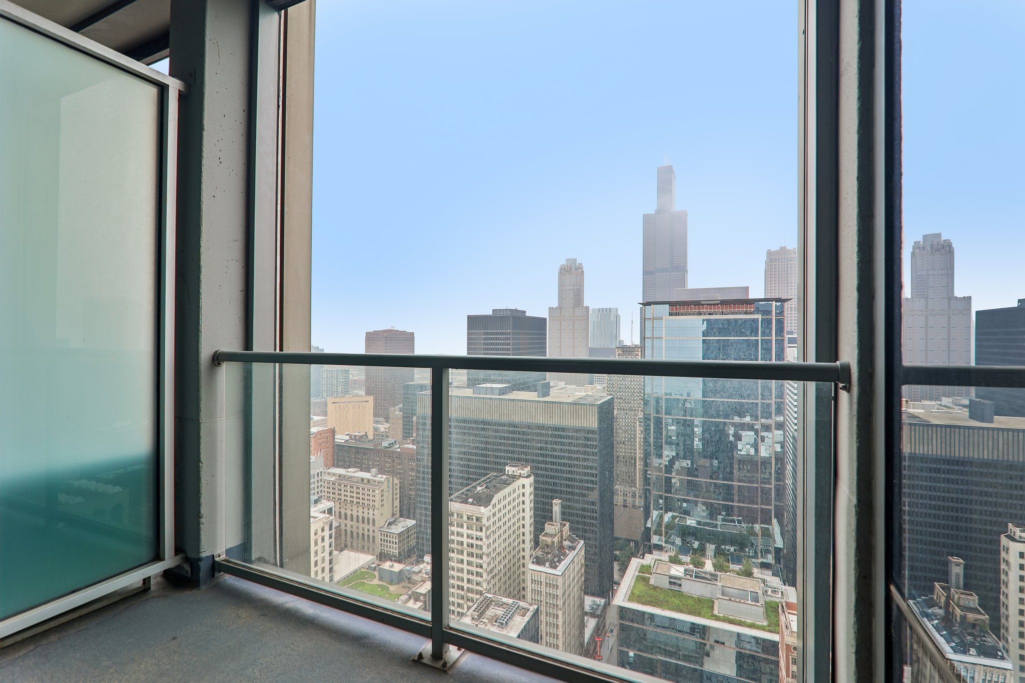 E Monroe St 4407-S1408-020.jpg