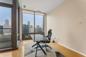 E Monroe St 4407-S1408-007.jpg