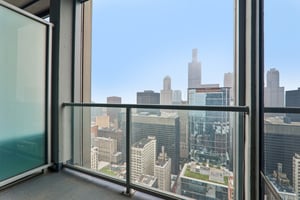 E Monroe St 4407-S1408-020.jpg