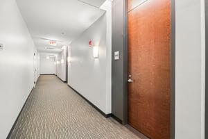E Monroe St 4410-S2807-002.jpg