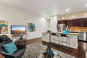 E Monroe St 4410-S2807-005.jpg