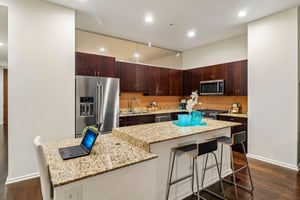 E Monroe St 4410-S2807-013.jpg