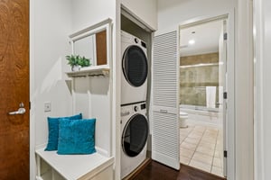 E Monroe St 4410-S2807-019.jpg