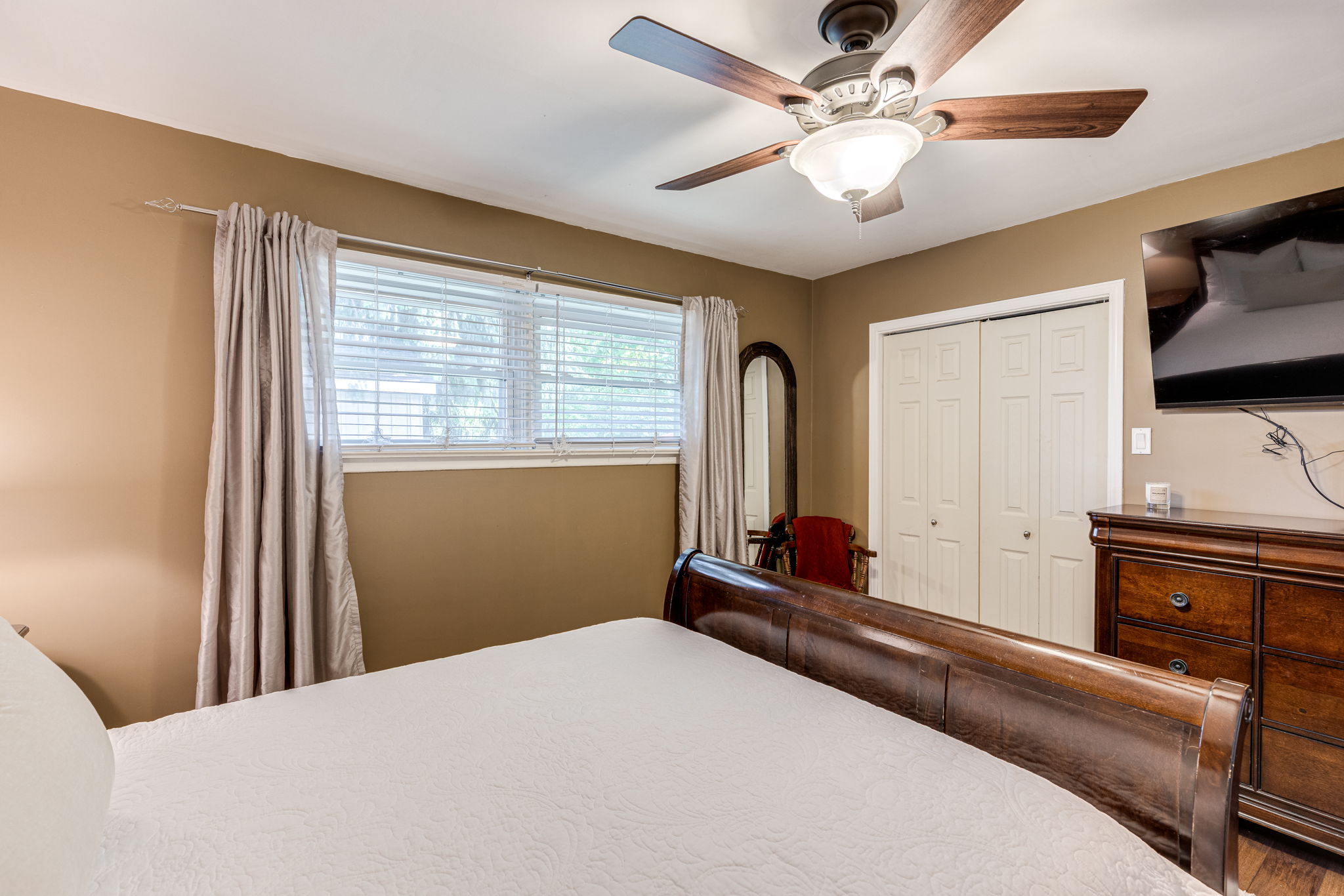 Uxbridge property showcase — delivered property photograph 23