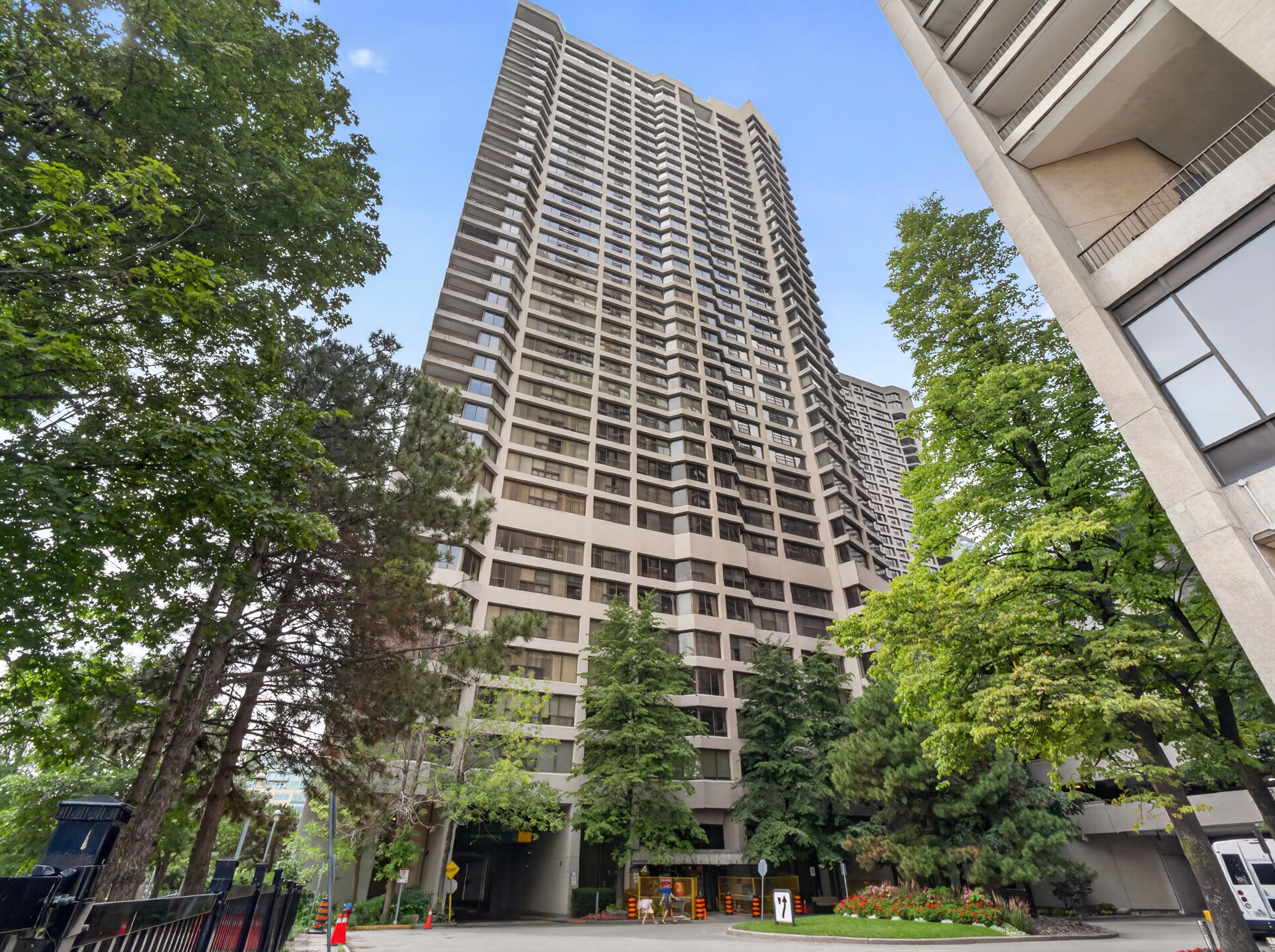 65 Harbour Square 3503 Toronto, ON M5J 2L4