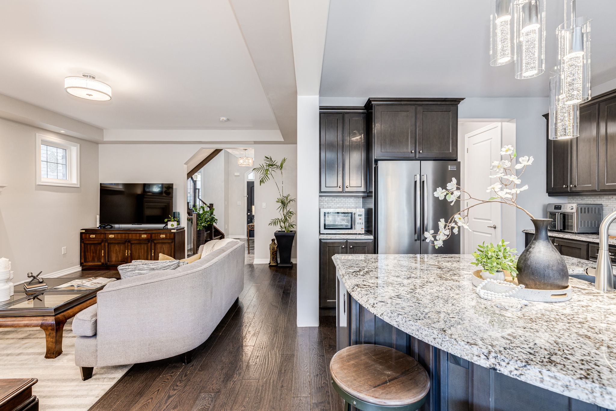 Oakville property showcase — delivered property photograph 9