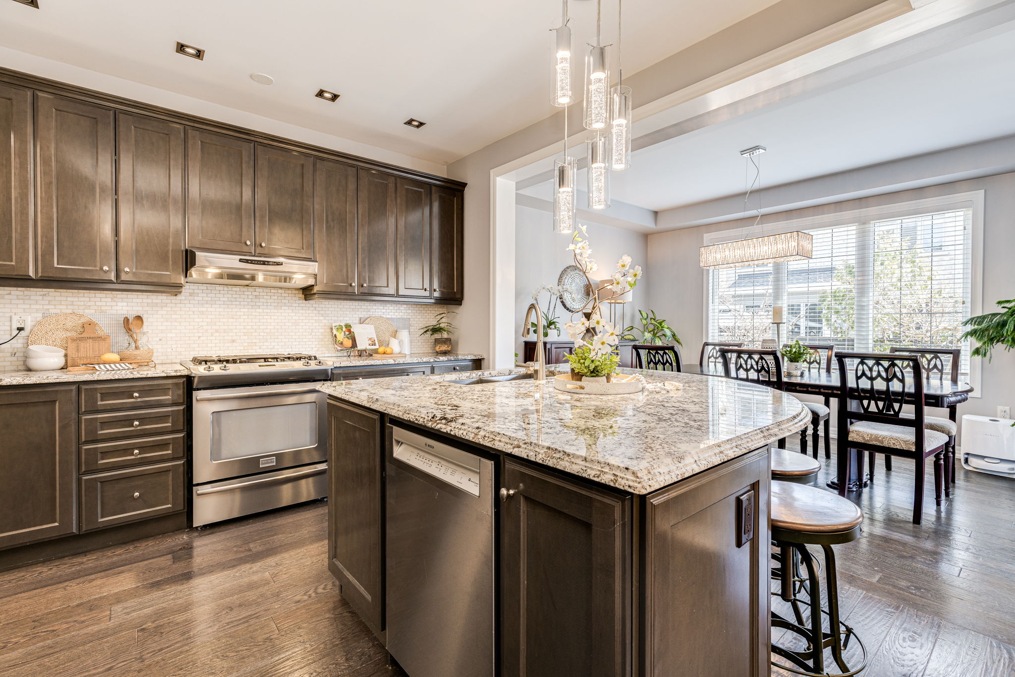 Oakville property showcase — delivered property photograph 15
