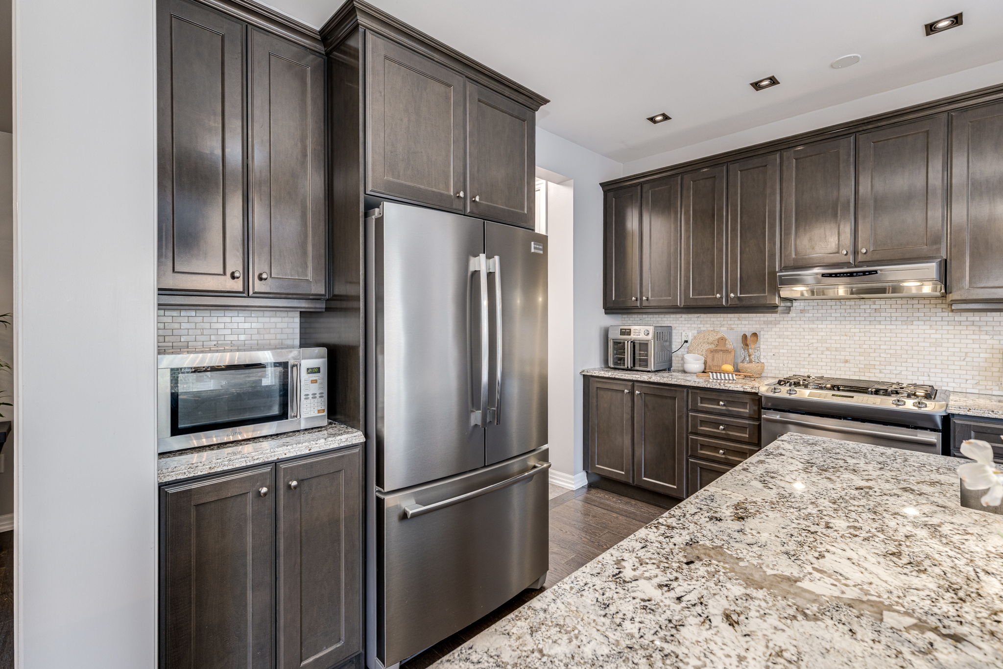 Oakville property showcase — delivered property photograph 17