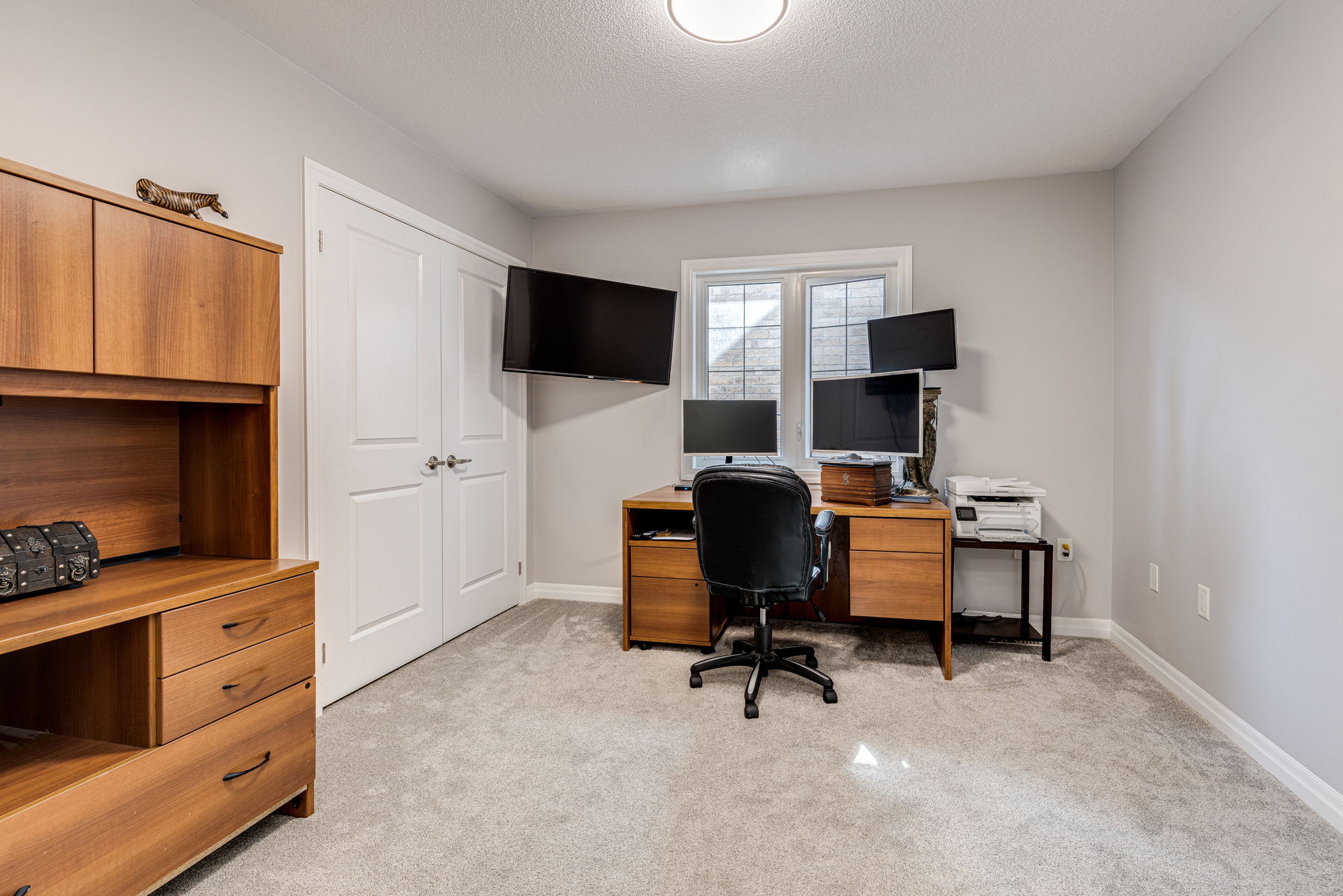 Oakville property showcase — delivered property photograph 28