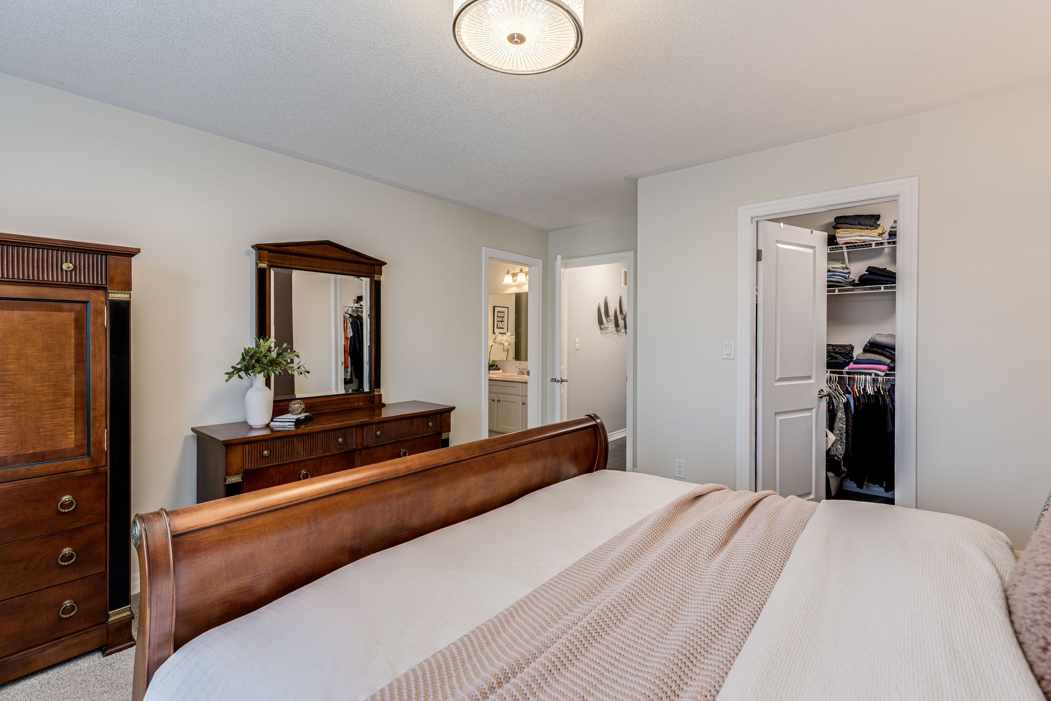 Oakville property showcase — delivered property photograph 34