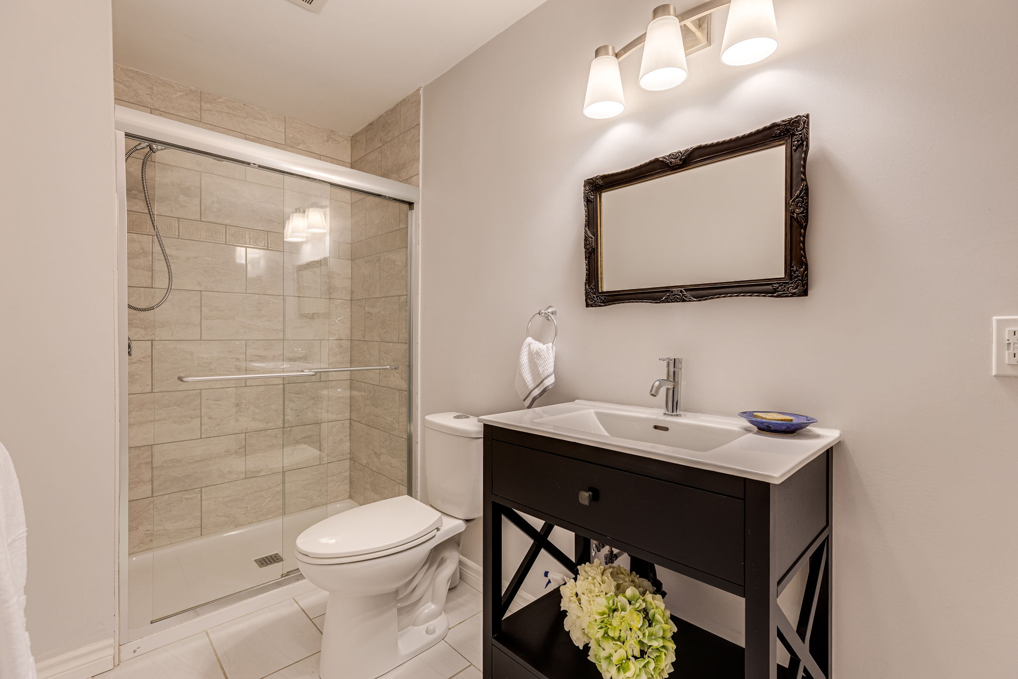 Oakville property showcase — delivered property photograph 40