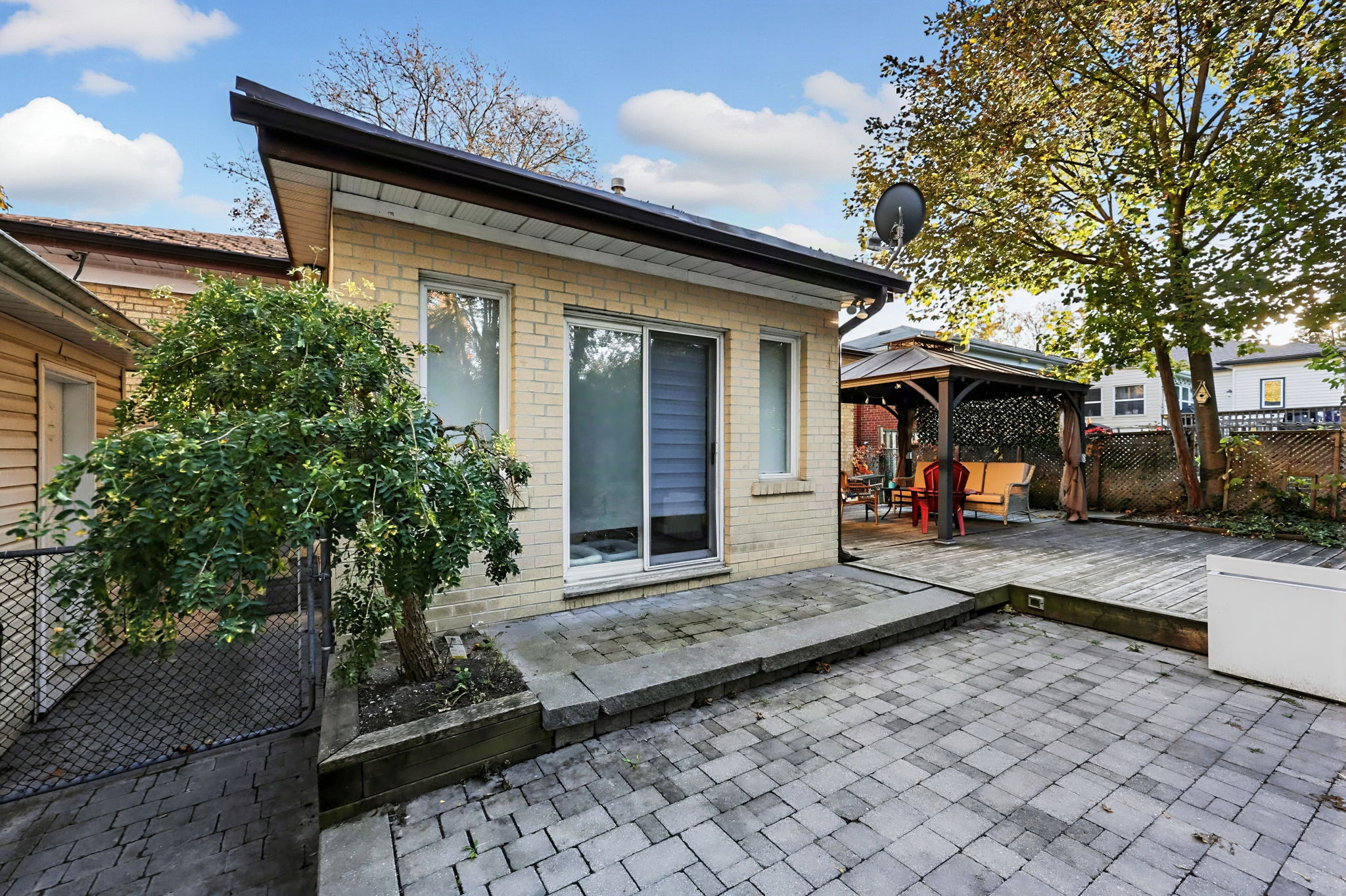  Photo 64