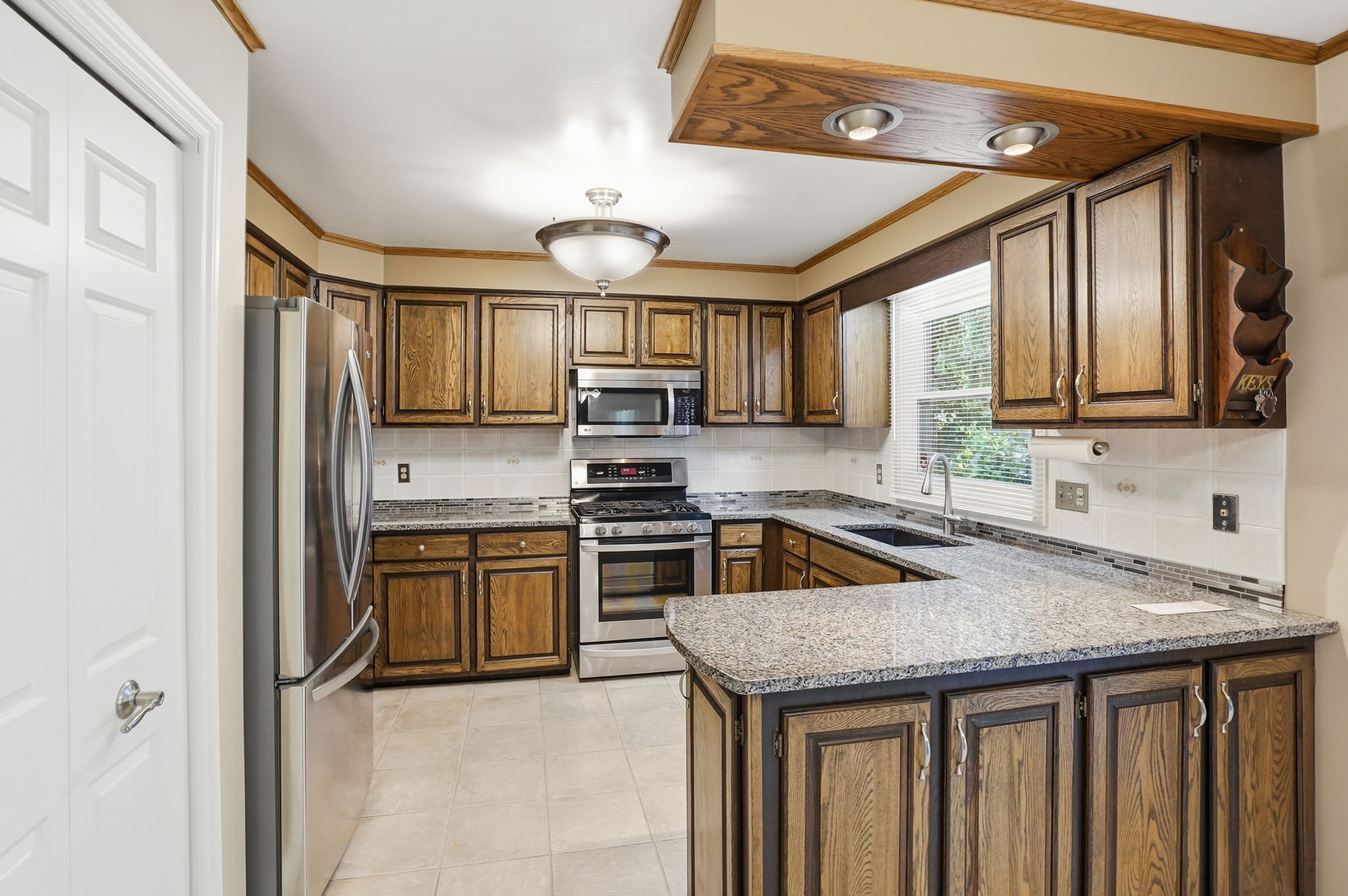  Photo 36