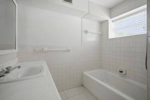  Photo 52