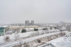 65 Oneida Crescent Unit 905, Richmond Hill ON