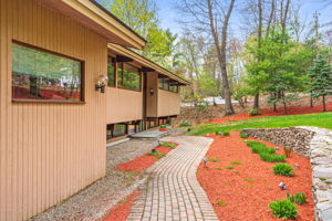  65 Spring Grove Rd, Andover, MA 01810, US Photo 5