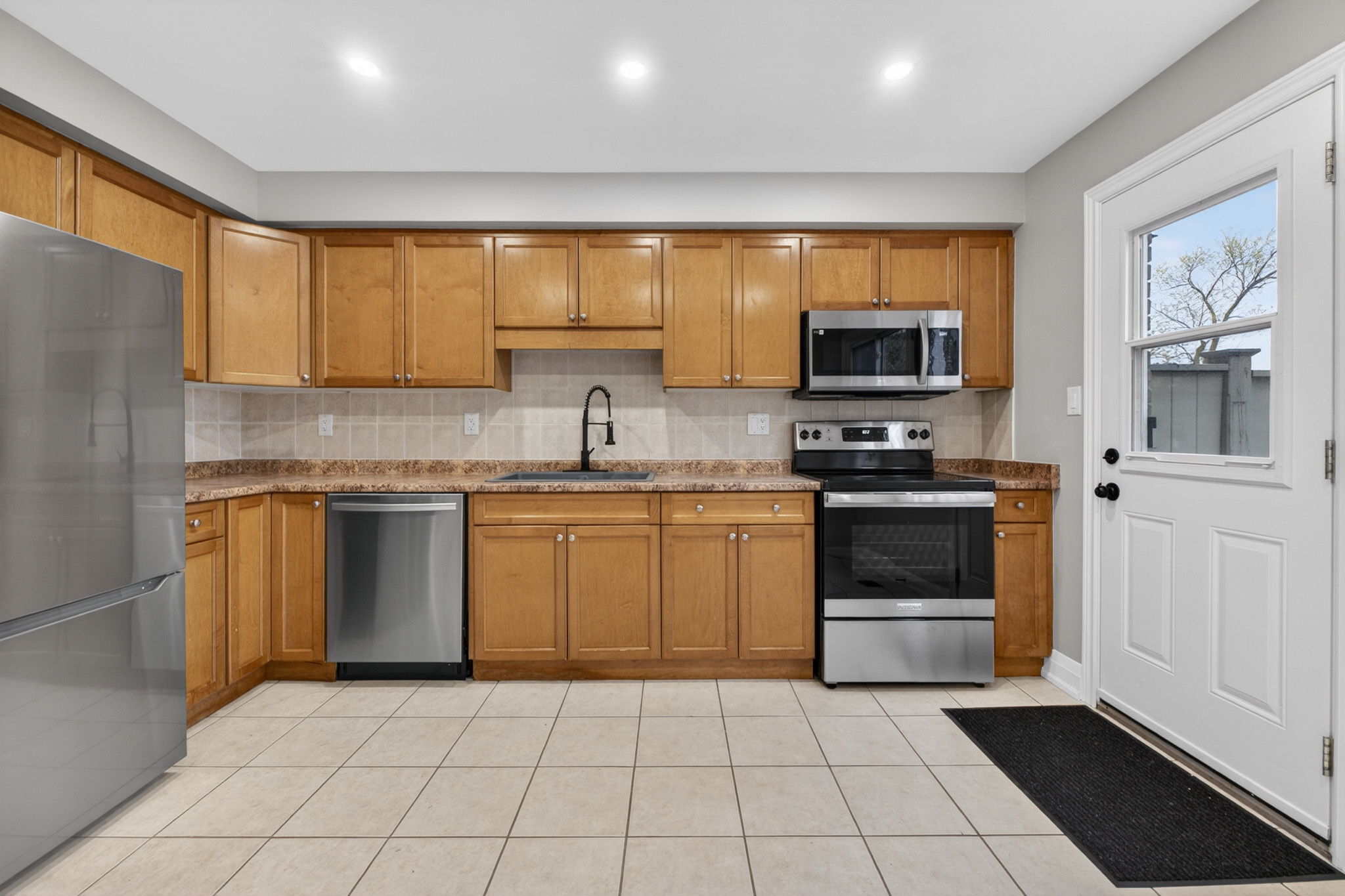 65 Woodman Dr S, Hamilton, ON L8K 4E2, Canada Photo 11