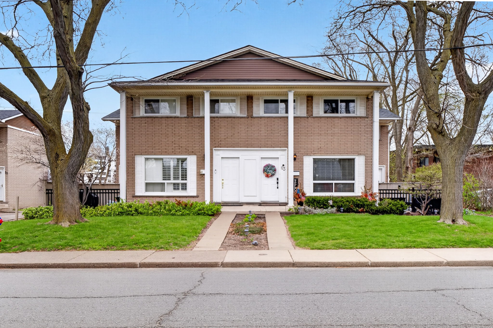 65 Woodman Dr S, Hamilton, ON L8K 4E2, Canada Photo 2