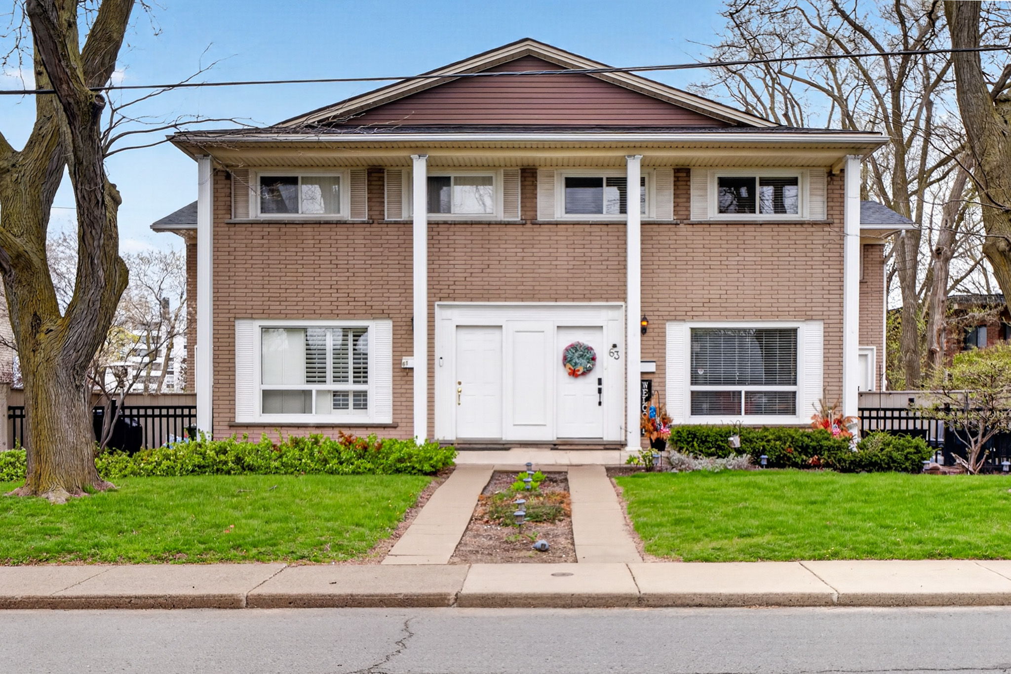 65 Woodman Dr S, Hamilton, ON L8K 4E2, Canada