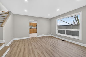 65 Woodman Dr S, Hamilton, ON L8K 4E2, Canada Photo 4