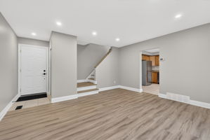 65 Woodman Dr S, Hamilton, ON L8K 4E2, Canada Photo 5