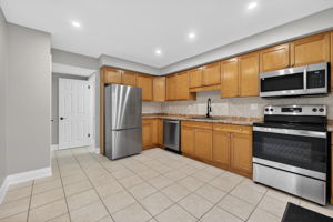 65 Woodman Dr S, Hamilton, ON L8K 4E2, Canada Photo 11