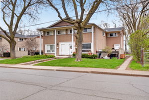 65 Woodman Dr S, Hamilton, ON L8K 4E2, Canada Photo 2