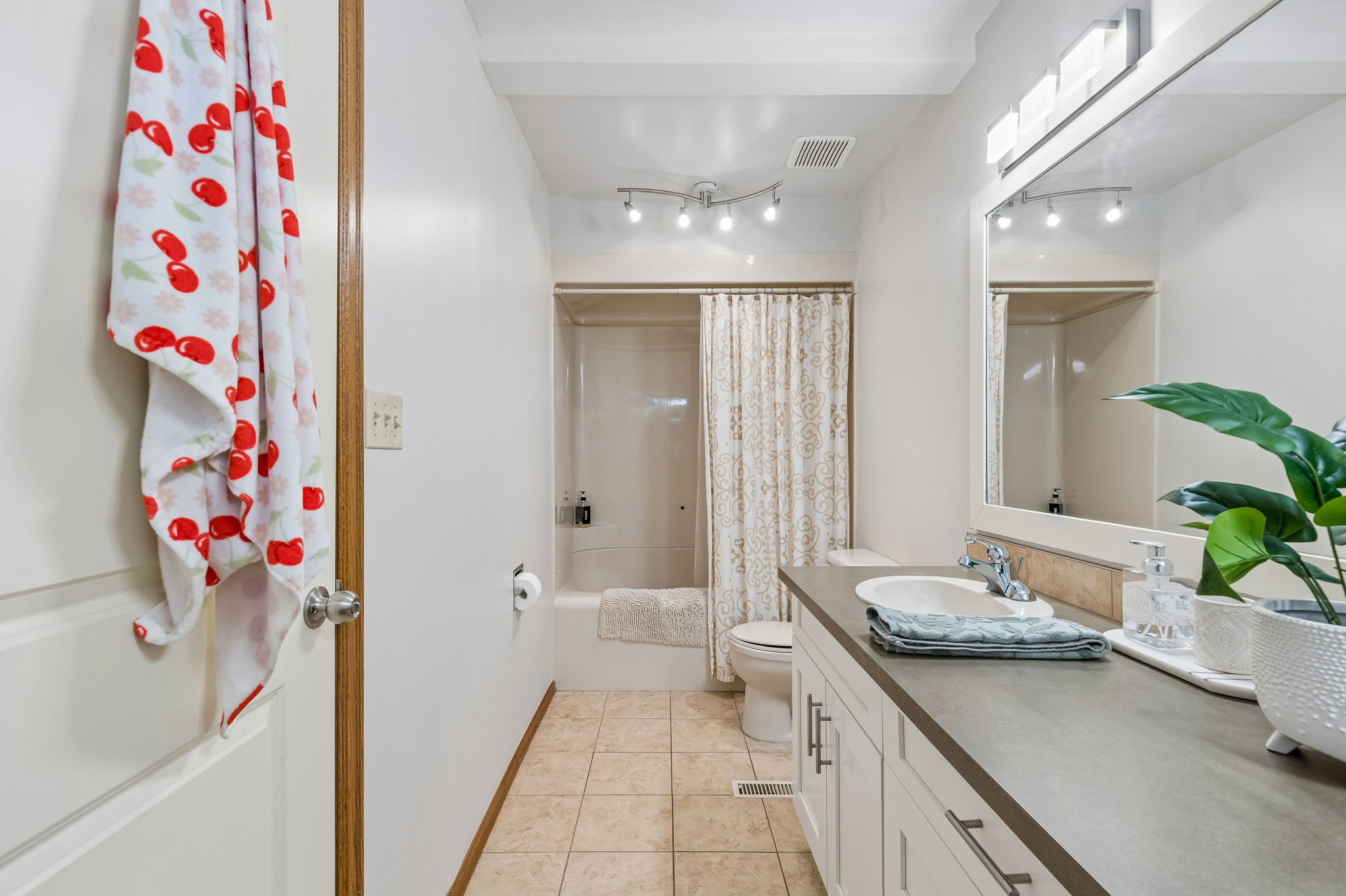 06.12.2026 - Kevin Chapman - 65 Woodpath Terrace SW_42