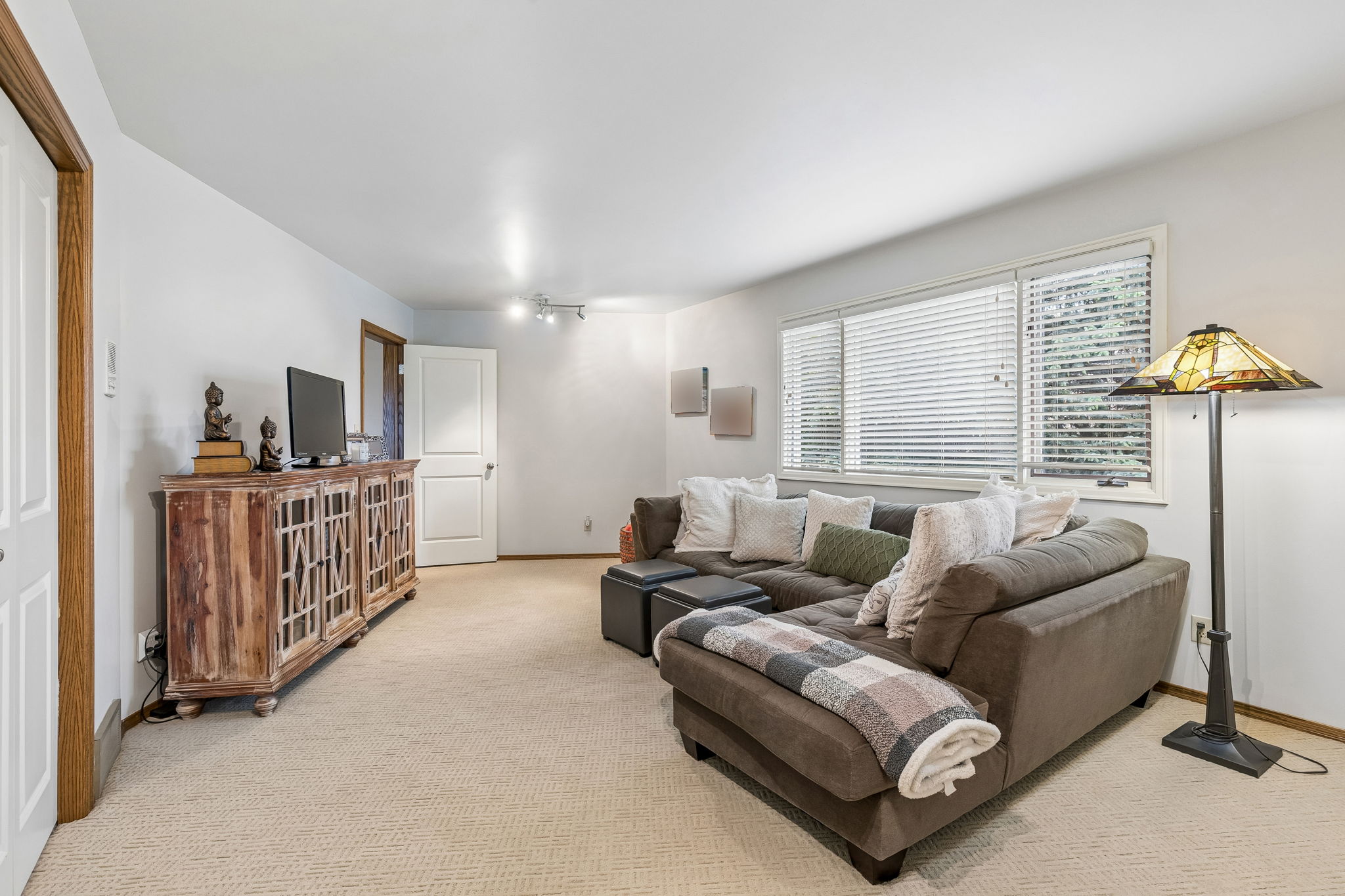06.12.2026 - Kevin Chapman - 65 Woodpath Terrace SW_37