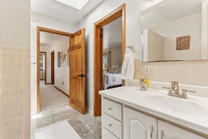 Hendrix St-S0306-057.jpg
