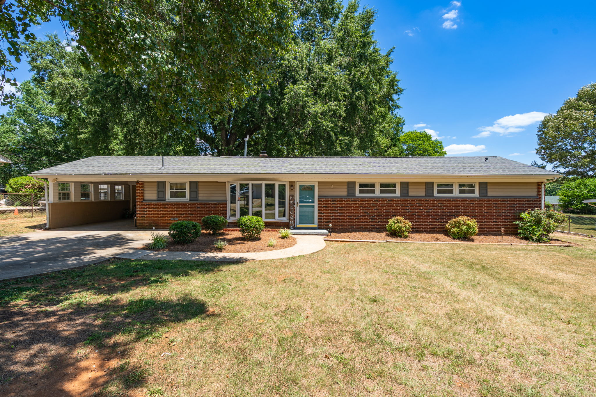 650 Highland Park Dr-1