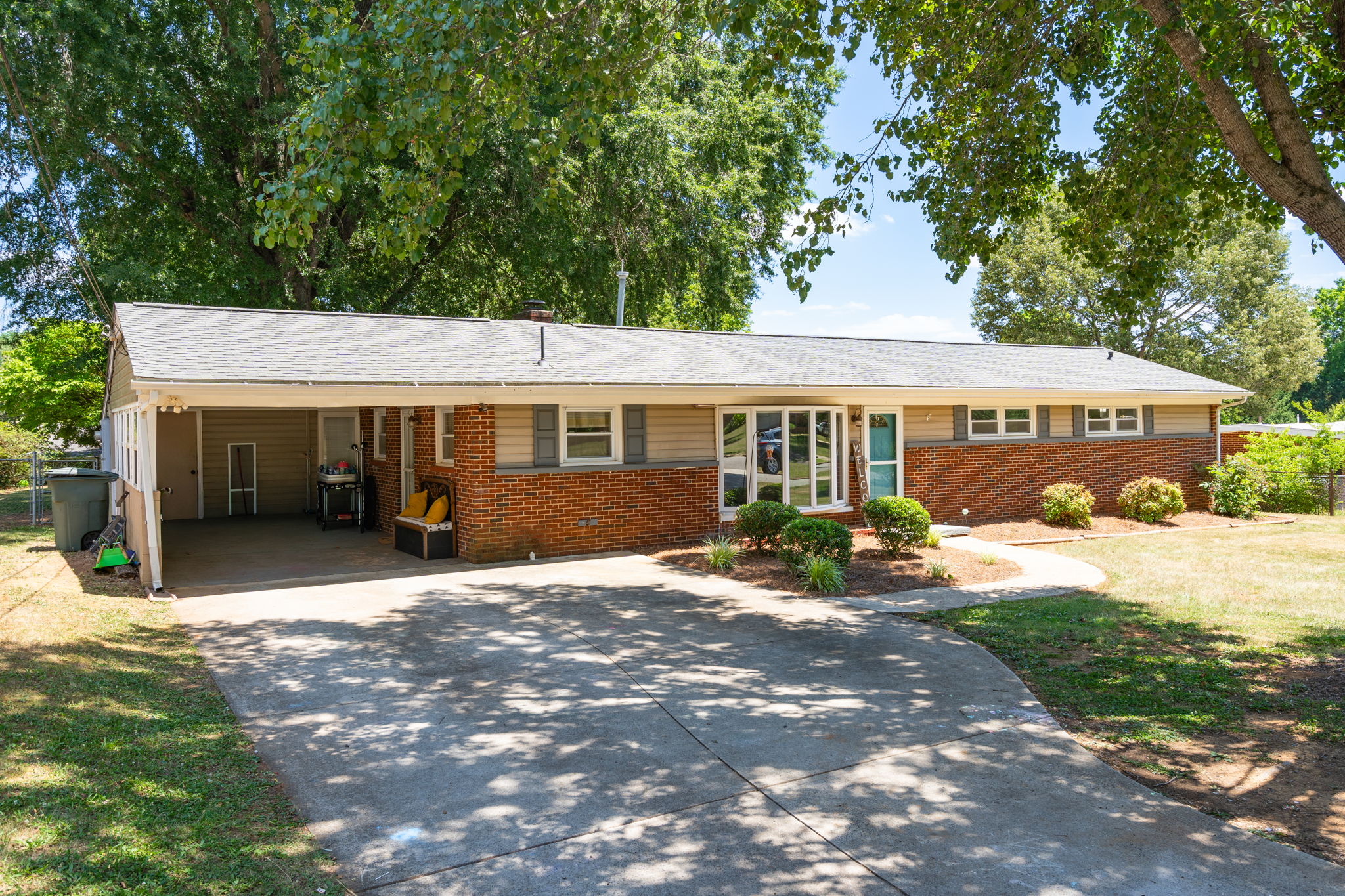 650 Highland Park Dr-3