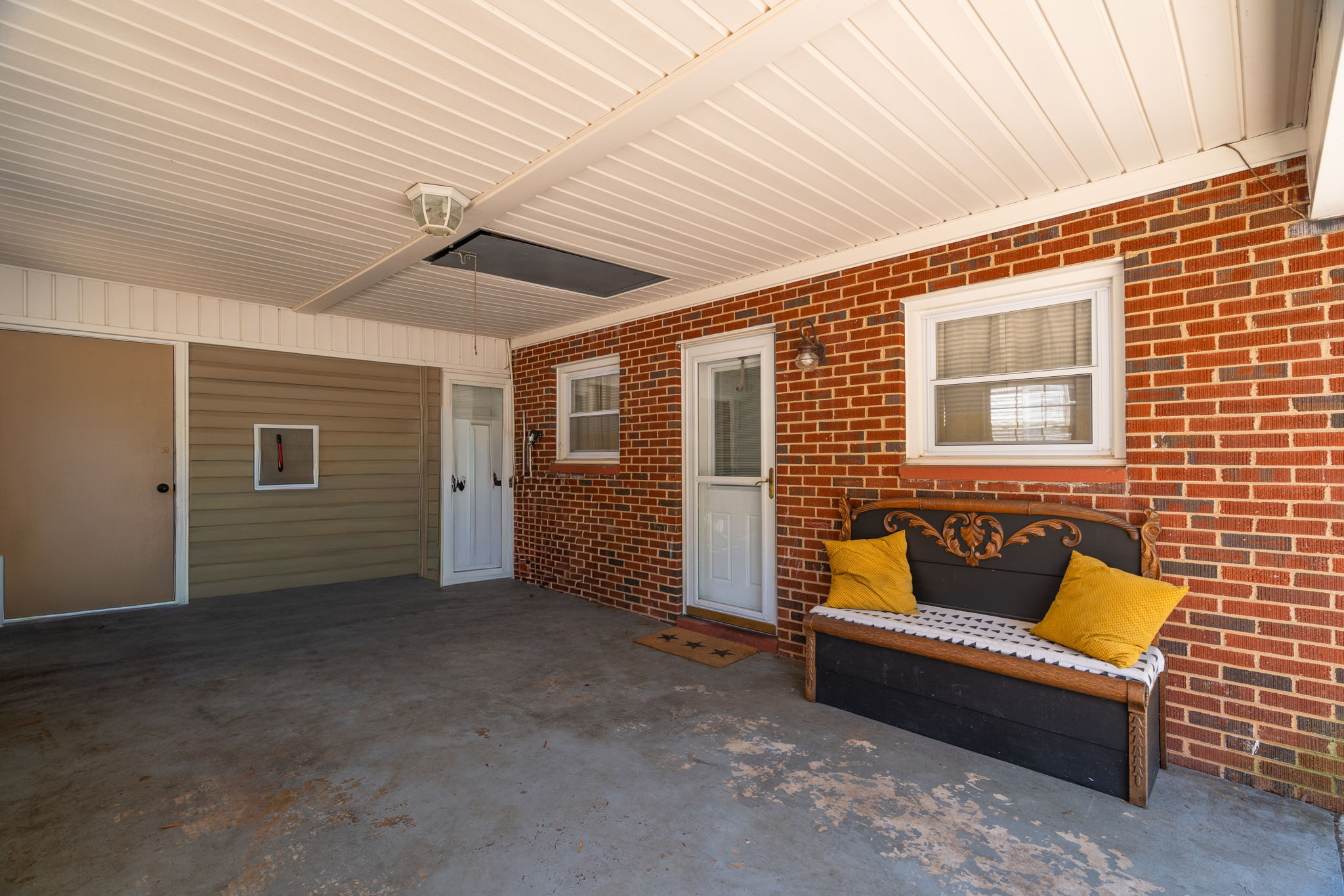 650 Highland Park Dr-4
