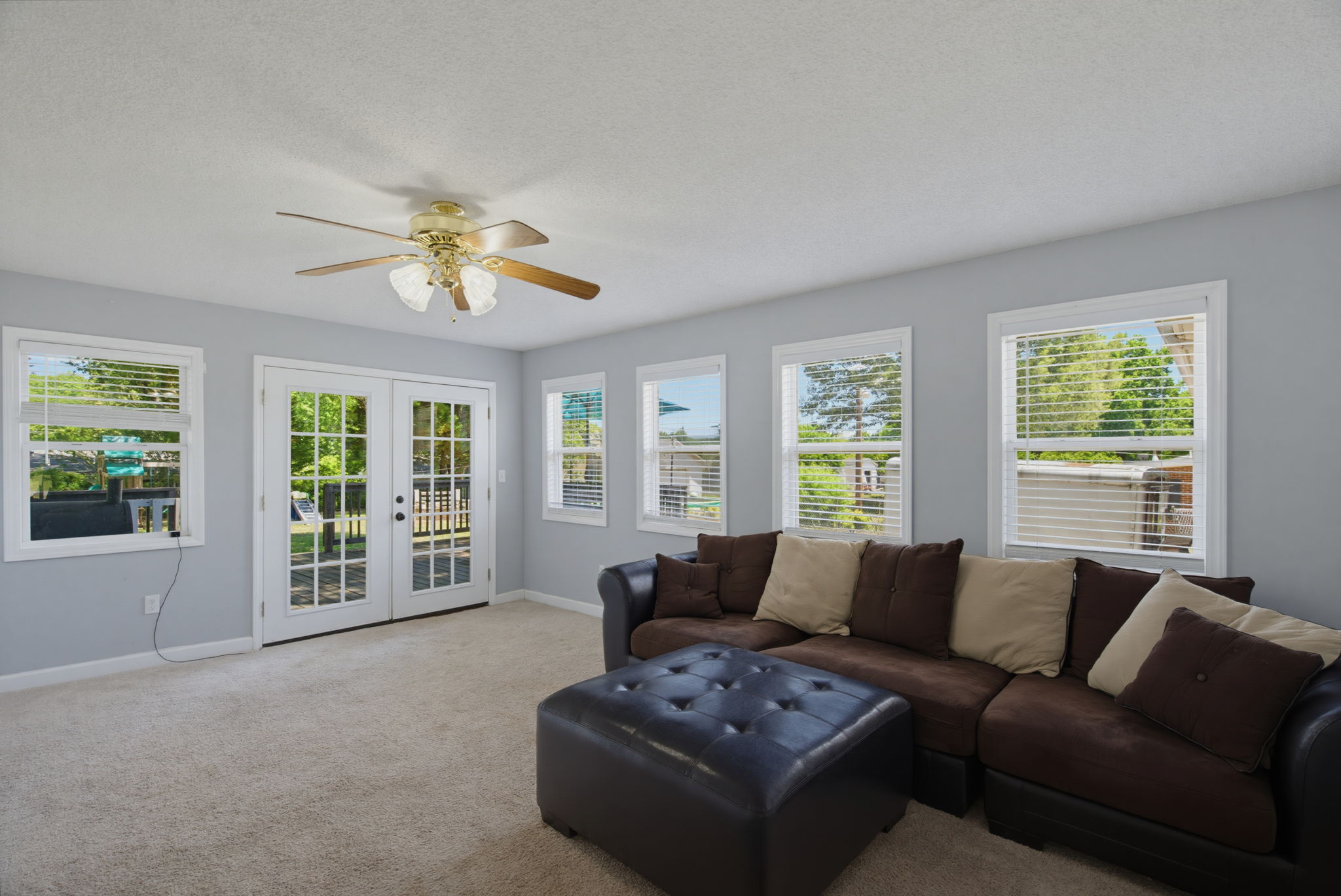 650 Highland Park Dr-11
