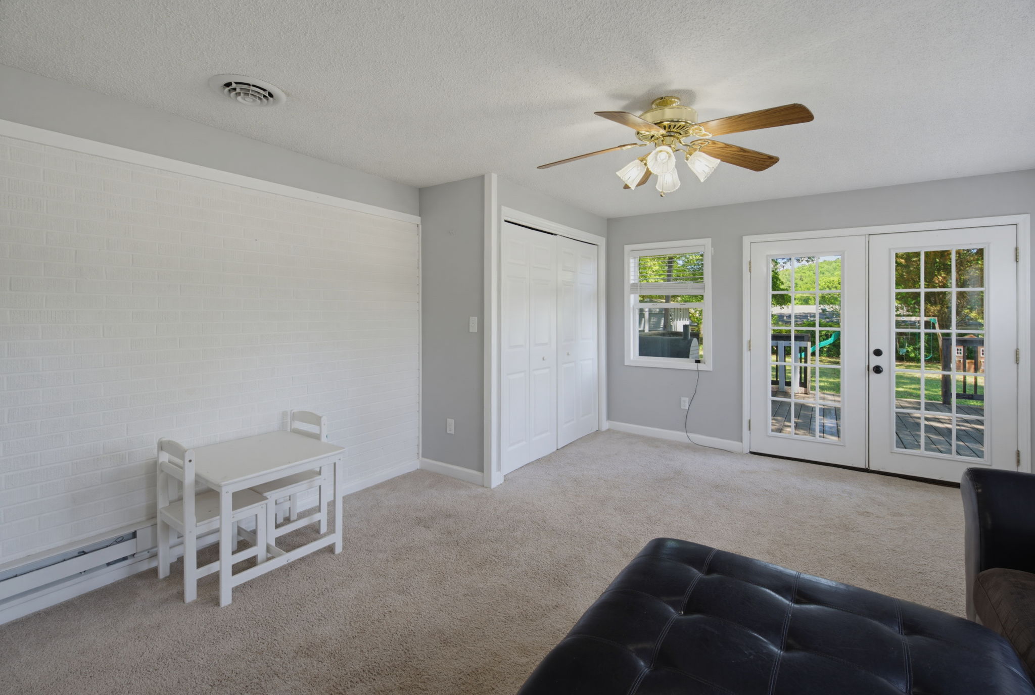 650 Highland Park Dr-14