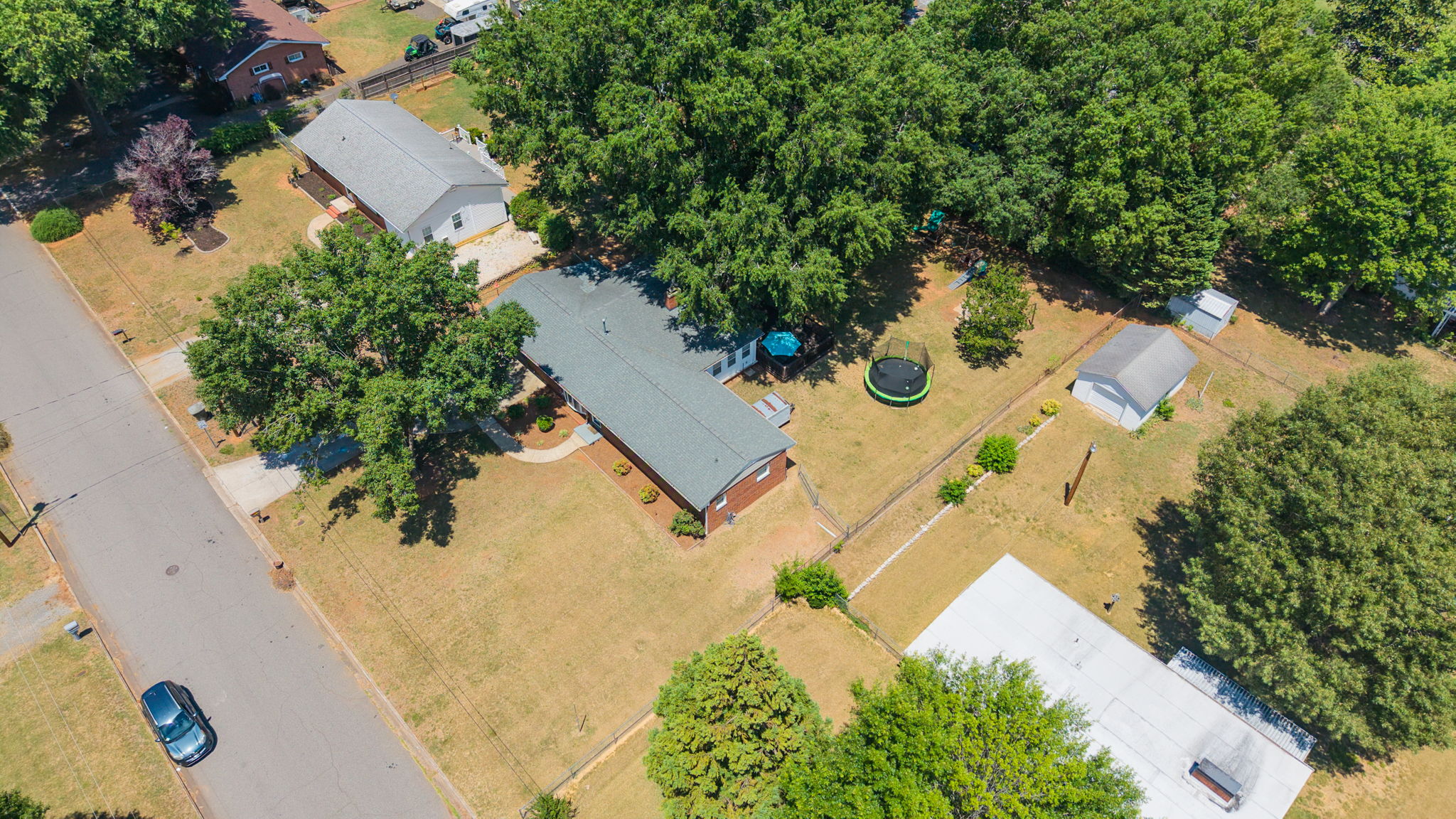 650 Highland Park Dr-36